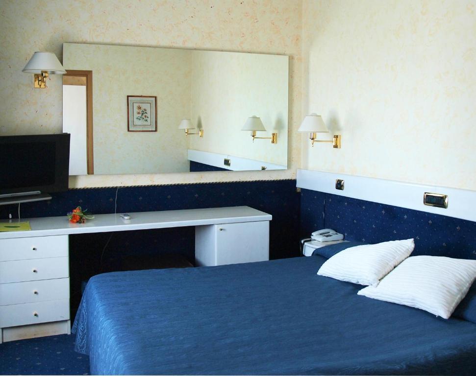 Eurohotel П'яченца Номер фото