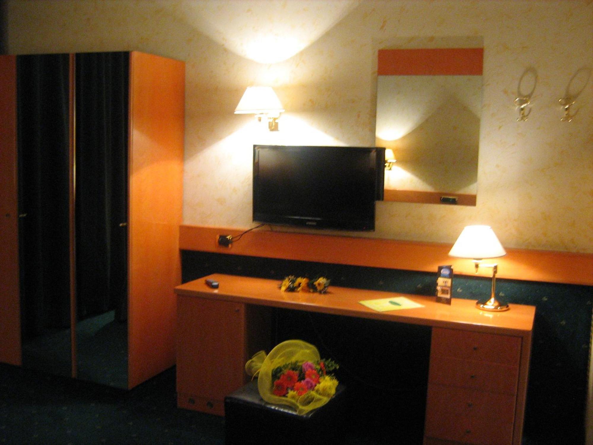 Eurohotel П'яченца Екстер'єр фото