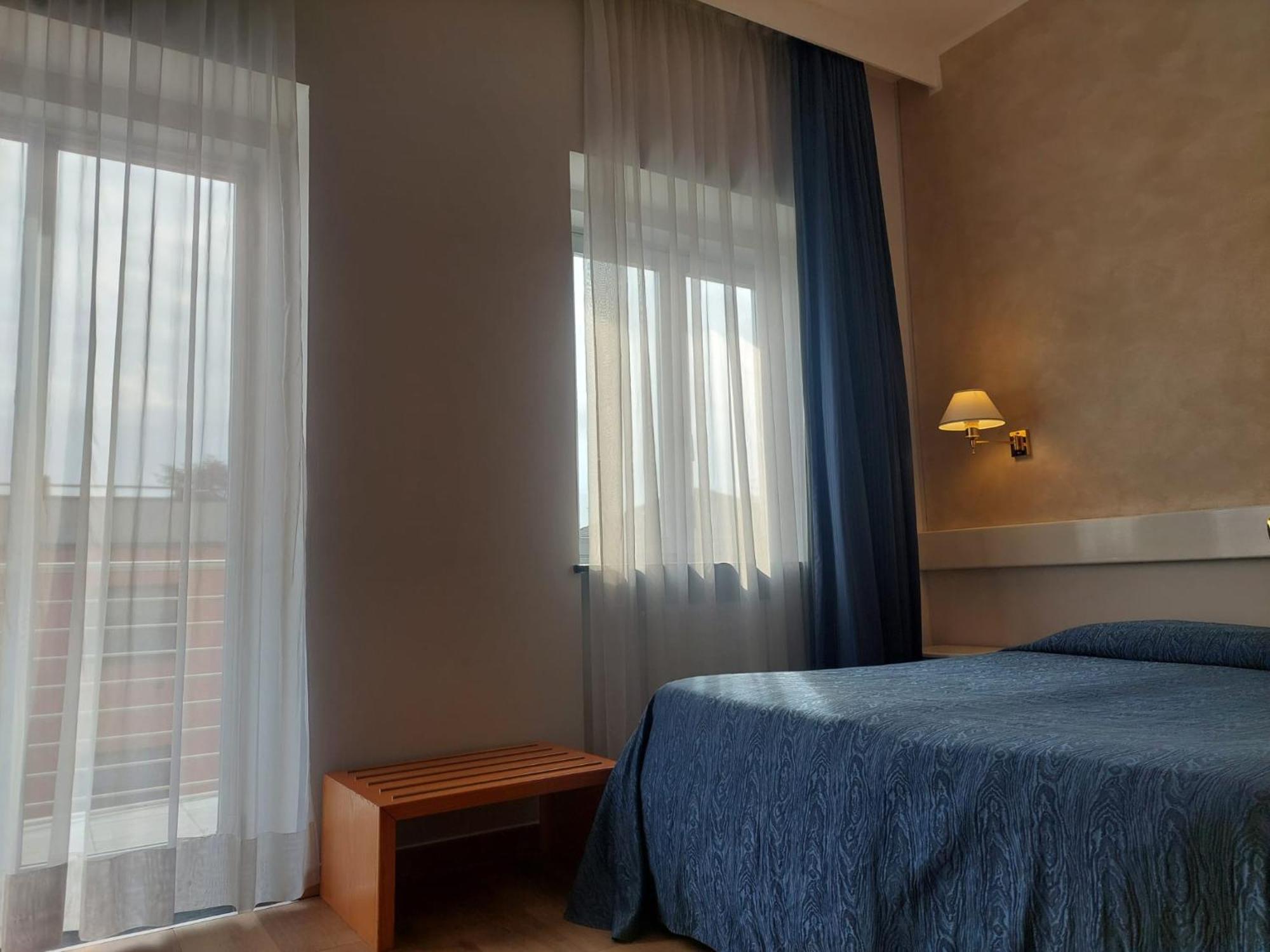 Eurohotel П'яченца Екстер'єр фото